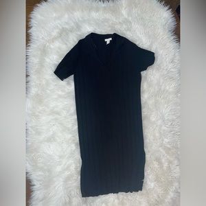 Zarah black loose ribbed maternity collard dress.